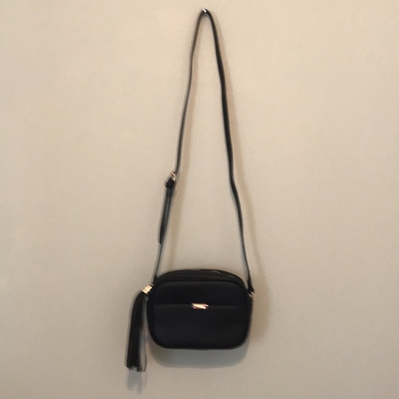 NWT crossbody purse! Elegant for everyday use!Pebbled vegan leather. - Picture 4 of 8